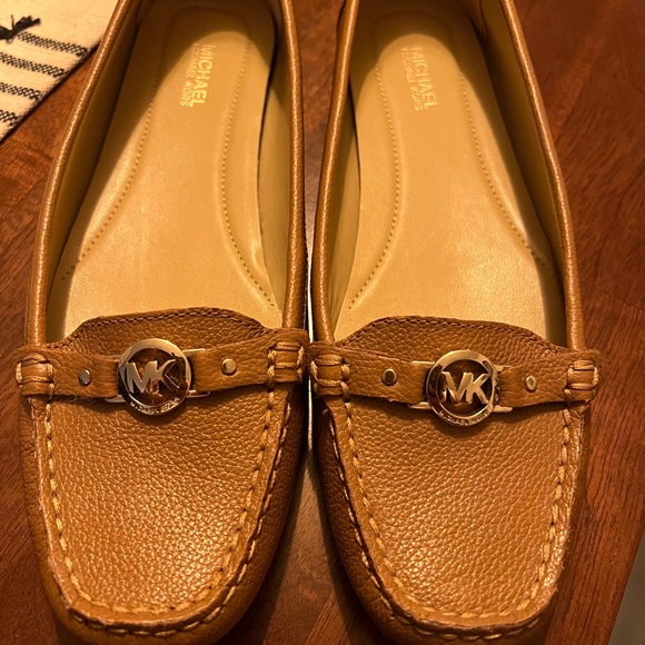 Michael kors loafers - Picture 2 of 5
